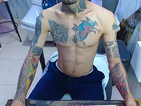 Snapshot of Boy_tatto77 chatting on 8, 5, 2026 Boy tatto77 online show from 8, 5, 2026