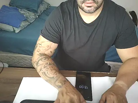 Snapshot of drlluis chatting on 8, 1, 2026 drlluis online show from 8, 1, 2026