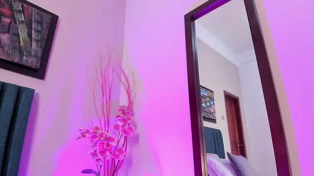 GahiaBelucci online show from 8, 3, 2026