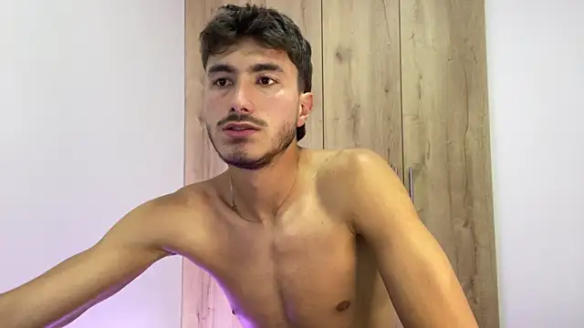 Snapshot of LIAM_COLT chatting on 23, 12, 2025 LIAM COLT online show from 23, 12, 2025