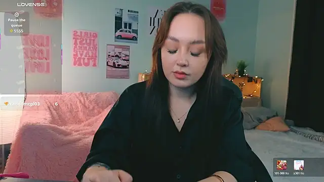 Snapshot of fallin_lovee chatting on 6, 1, 2026 fallin lovee online show from 6, 1, 2026