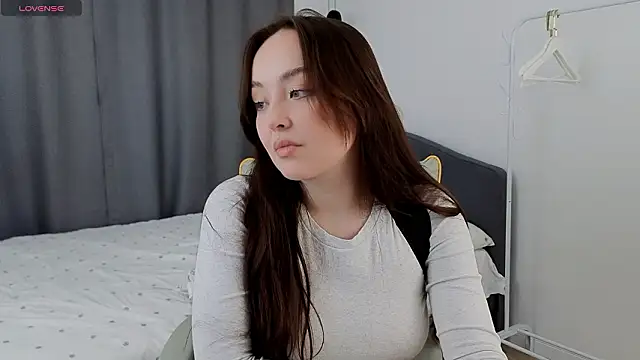 fallin lovee online show from 9, 3, 2026