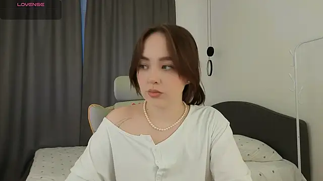 fallin lovee online show from 14, 4, 2026