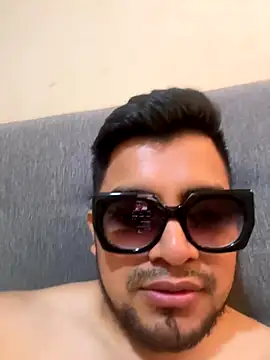 Snapshot of Manueldow1 chatting on 18, 12, 2025 Manueldow1 online show from 18, 12, 2025