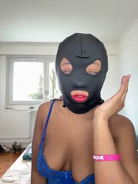 cassie miller velvet online show from 22, 12, 2025