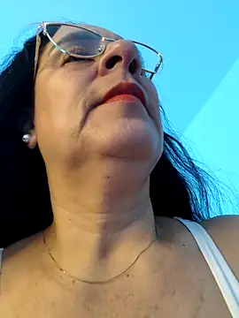 KiaraFoster online show from 15, 4, 2026