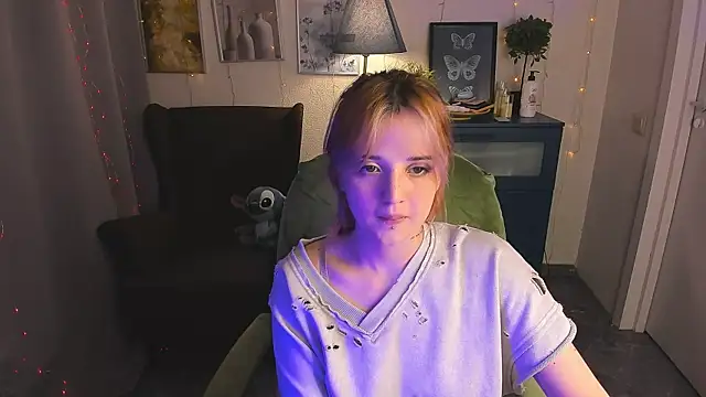 Snapshot of SarahShelby chatting on 4, 6, 2026 SarahShelby online show from 4, 6, 2026