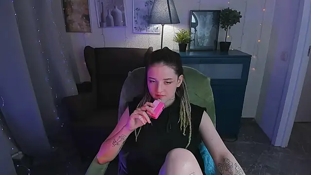 Snapshot of SarahShelby chatting on 20, 6, 2026 SarahShelby online show from 20, 6, 2026