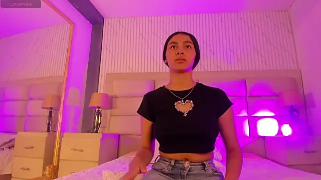 ManuelaEvans  online show from 2, 4, 2026