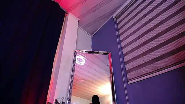 Snapshot of Emilyy05_ chatting on 13, 2, 2026 Emilyy05 online show from 13, 2, 2026