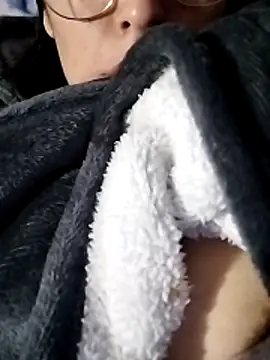 Snapshot of vanNe78 chatting on 21, 12, 2025 vanNe78 online show from 21, 12, 2025