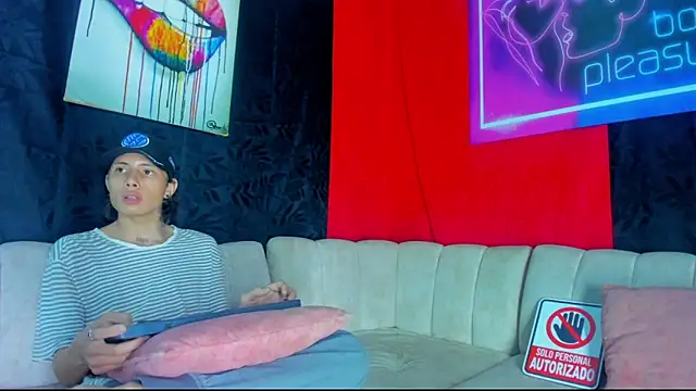 Snapshot of Pleasure_boys_hot chatting on 6, 1, 2026 Pleasure boys hot online show from 6, 1, 2026