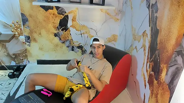 Snapshot of Victor_LatinBoy chatting on 5, 2, 2026 Victor LatinBoy online show from 5, 2, 2026