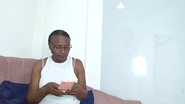 CleopatraIsis online show from 22, 12, 2025