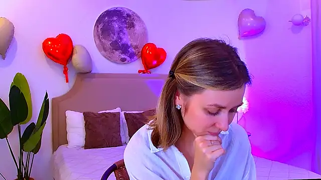 EmeraldGlow online show from 15, 2, 2026