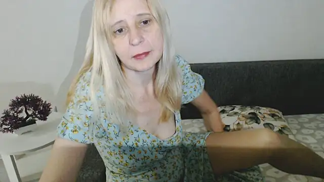 Snapshot of MiLenaMilf chatting on 21, 3, 2025 MiLenaMilf online show from 21, 3, 2025