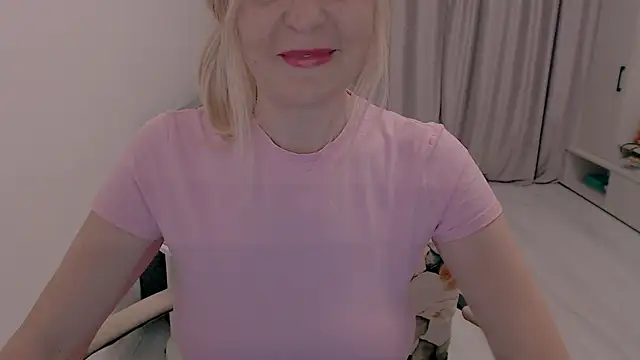 Snapshot of MiLenaMilf chatting on 22, 10, 2025 MiLenaMilf online show from 22, 10, 2025