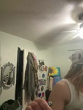 Trippyyb28 online show from 28, 2, 2026