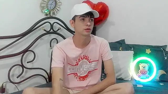 Snapshot of nico22love chatting on 25, 2, 2026 nico22love online show from 25, 2, 2026