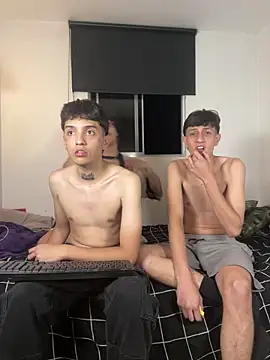 itselladoll online show from 22, 2, 2026