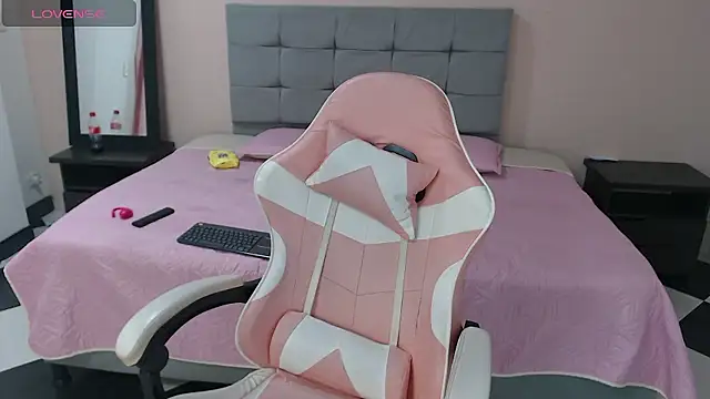 Abby Hiiltoon online show from 14, 1, 2026