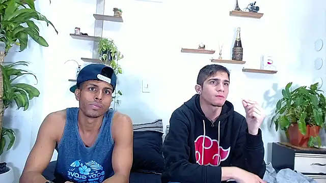 Snapshot of Interracial_Snow_Bunny chatting on 16, 2, 2026 Interracial Snow Bunny online show from 16, 2, 2026