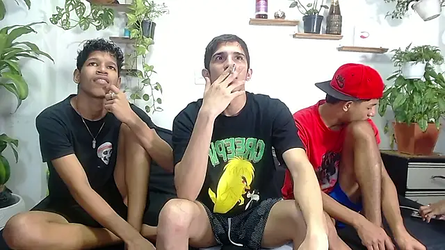 Snapshot of Interracial_Snow_Bunny chatting on 2, 3, 2026 Interracial Snow Bunny online show from 2, 3, 2026