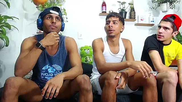 Interracial Snow Bunny online show from 5, 3, 2026