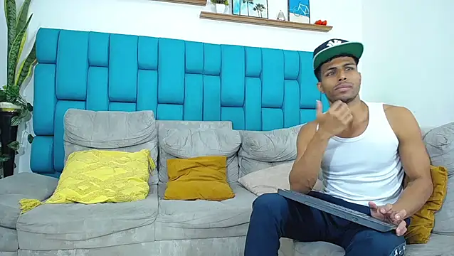 Interracial Snow Bunny online show from 31, 3, 2026