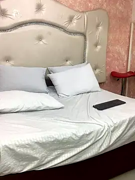 KarlyAndDavey online show from 12, 1, 2026