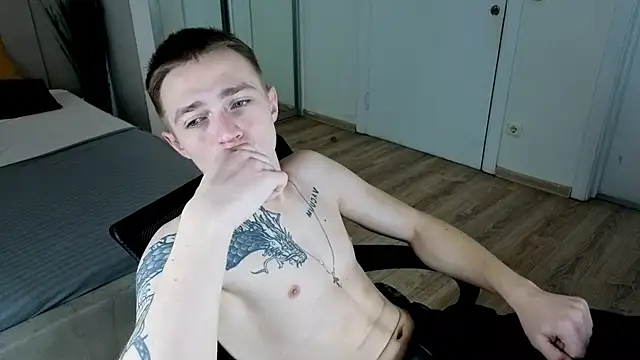 Snapshot of LEO__MILLER chatting on 8, 1, 2026 LEO MILLER online show from 8, 1, 2026