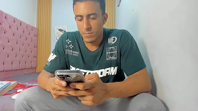 axelsavage042 online show from 7, 1, 2026