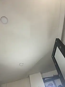 Chloe Connor online show from 5, 4, 2026