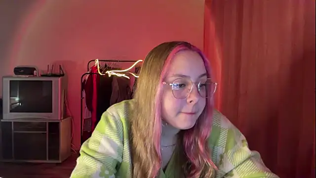 Snapshot of ZoraDearmon chatting on 12, 2, 2026 ZoraDearmon online show from 12, 2, 2026
