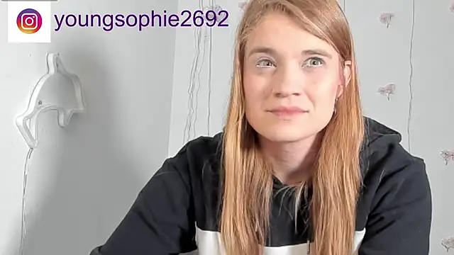 Snapshot of YoungSophie chatting on 19, 5, 2026 YoungSophie online show from 19, 5, 2026