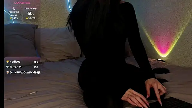 ValeryAlfie online show from 16, 4, 2026