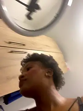 Snapshot of MOONSTONE2020 chatting on 13, 1, 2026 MOONSTONE2020 online show from 13, 1, 2026