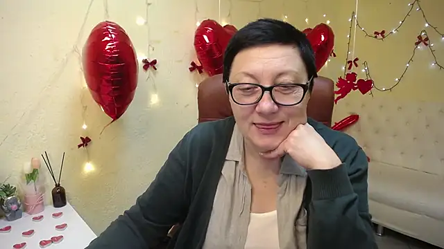 EmilyL0ve online show from 5, 2, 2026