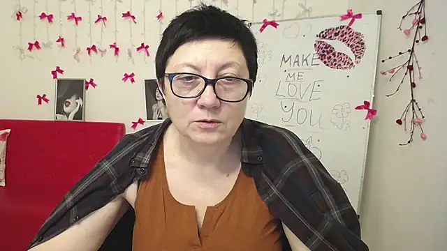 EmilyL0ve online show from 26, 2, 2026