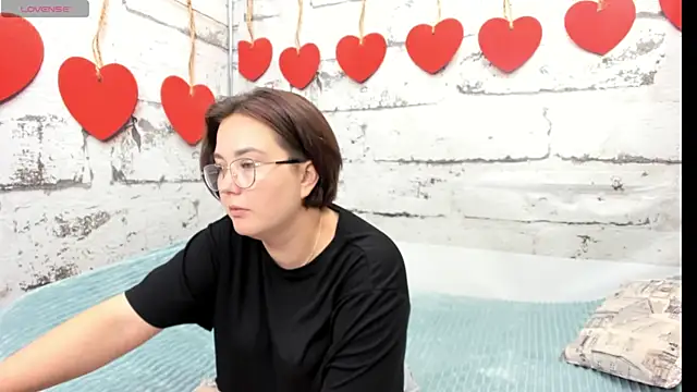 Sweetie Rozzy online show from 8, 6, 2026