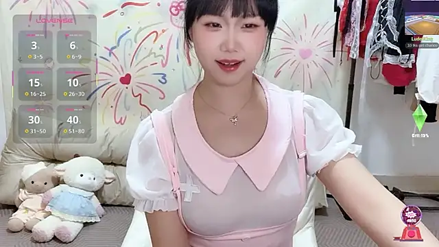 xiaoguai99 online show from 14, 4, 2026