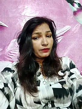 Snapshot of Priyaa_1433 chatting on 5, 7, 2026 Priyaa 1433 online show from 5, 7, 2026