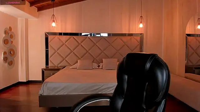 KayraLanne online show from 2, 4, 2026