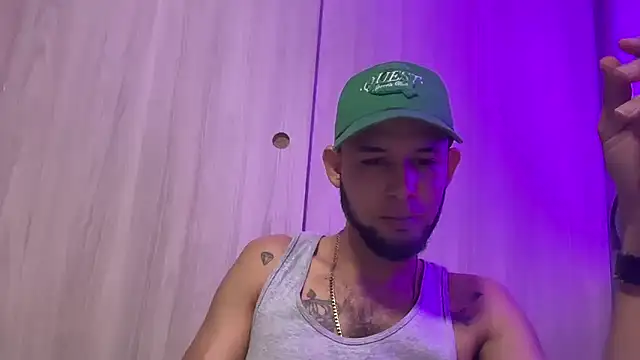 Snapshot of enyel_100 chatting on 10, 1, 2026 enyel 100 online show from 10, 1, 2026