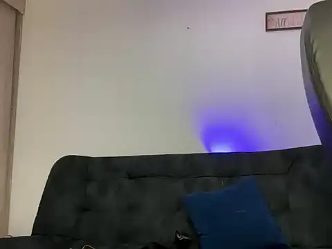 Snapshot of enyel_100 chatting on 14, 1, 2026 enyel 100 online show from 14, 1, 2026