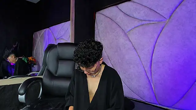 velvet mystic online show from 11, 4, 2026