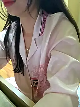 Snapshot of moon_baby99 chatting on 4, 2, 2026 moon baby99 online show from 4, 2, 2026