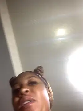 Snapshot of Creamy_bitchxxx chatting on 25, 2, 2026 Creamy bitchxxx online show from 25, 2, 2026