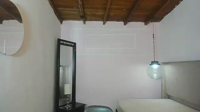 Snapshot of ZoeFox5 chatting on 9, 3, 2026 ZoeFox5 online show from 9, 3, 2026