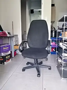 Snapshot of princess-boobz chatting on 9, 4, 2026 princess-boobz online show from 9, 4, 2026